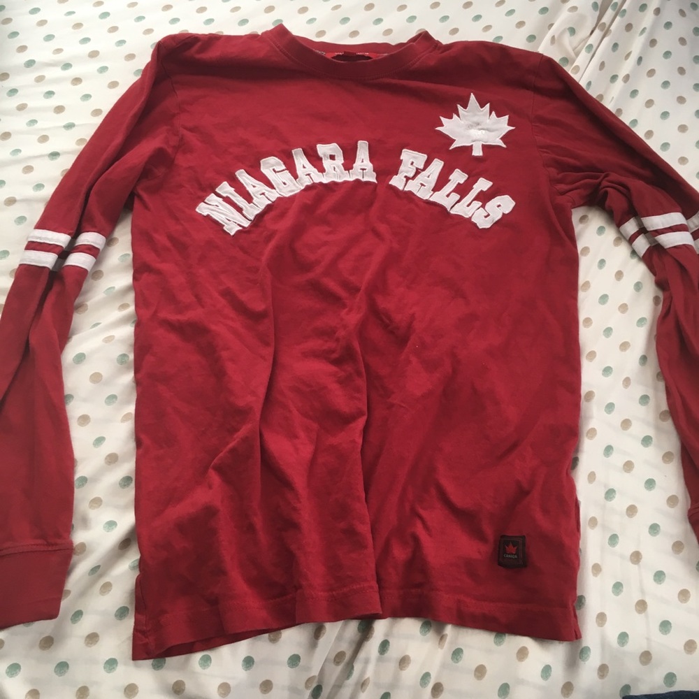 Long sleeve Canada souvenir